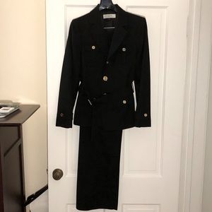 Elegant pants suit